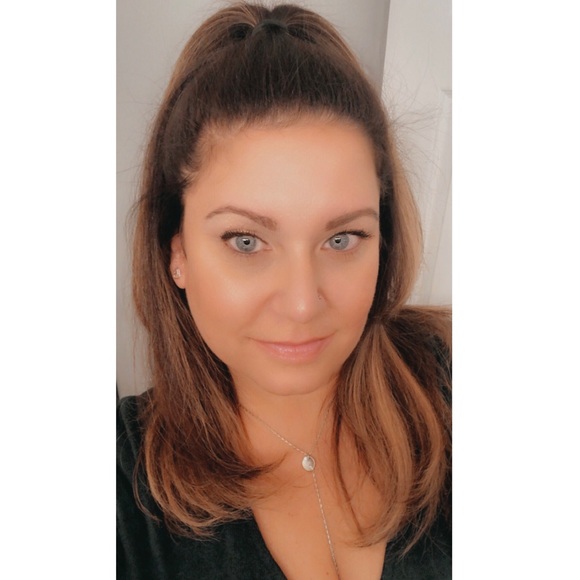 Meet your Posher, Vanessa - Picture 1 of 1